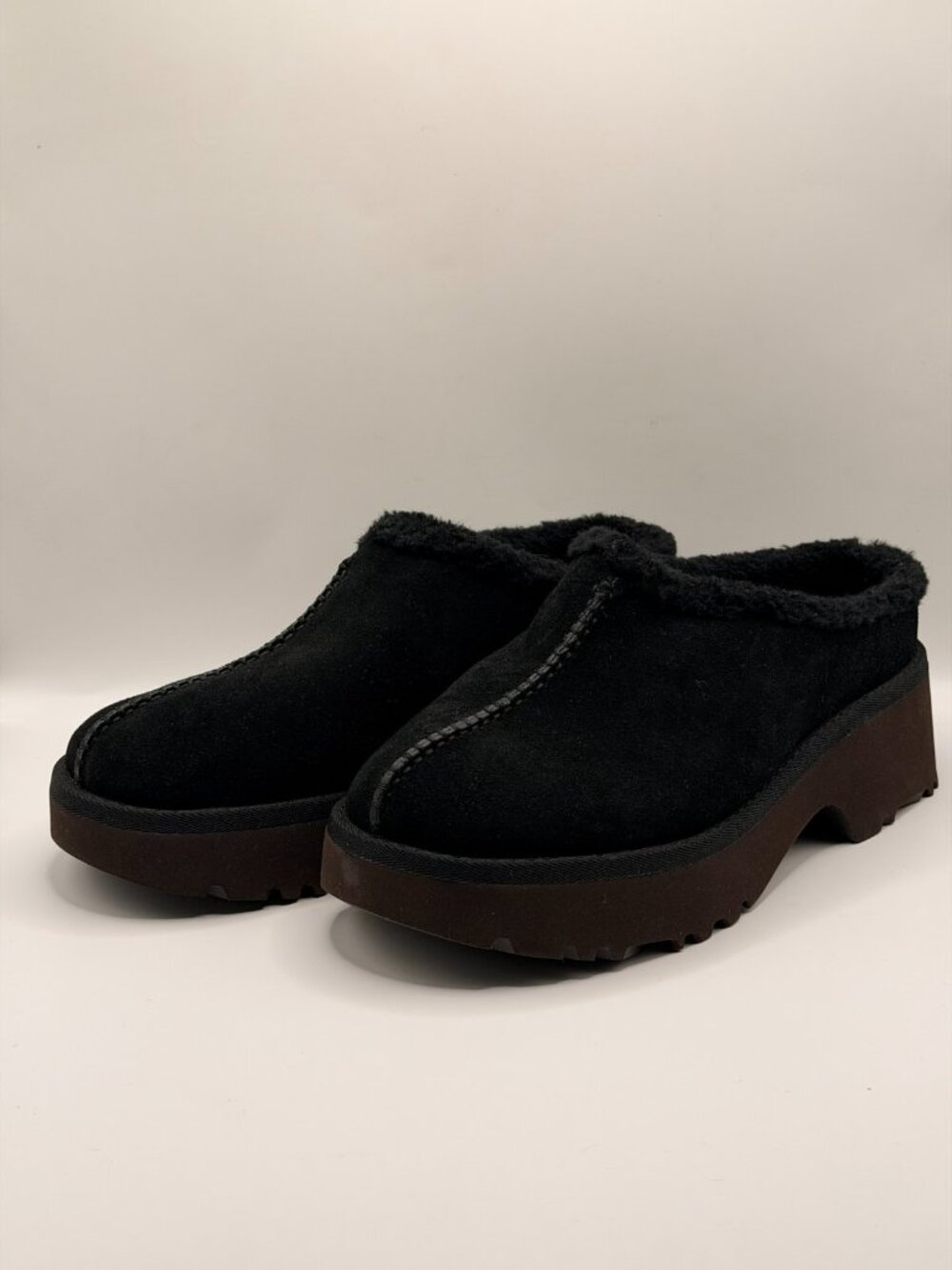 UGG® Women's New Heights Black Suede Cozy Clogs Sz 12